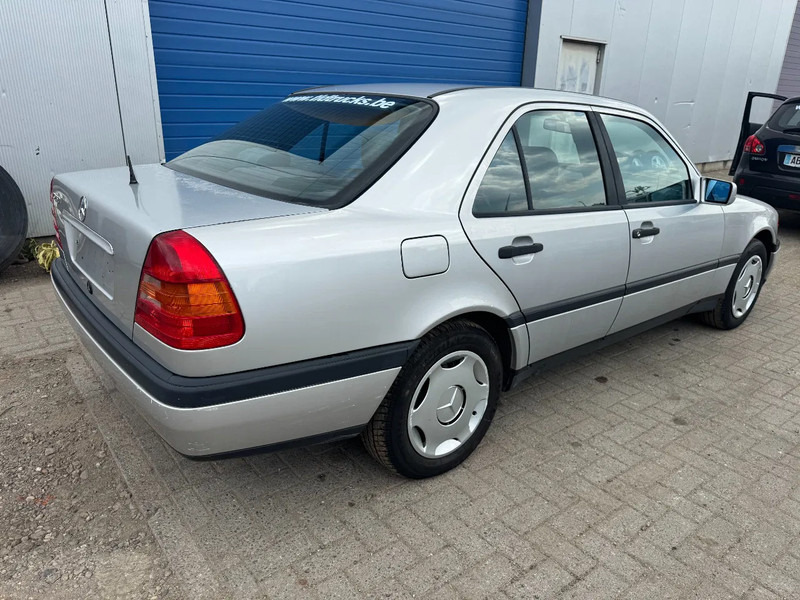 Mercedes-Benz C-Klasse **C250DIESEL+AIRCO** - Saloon car: picture 4 Mercedes-Benz C-Klasse **C250DIESEL+AIRCO** - Saloon car: picture 4
