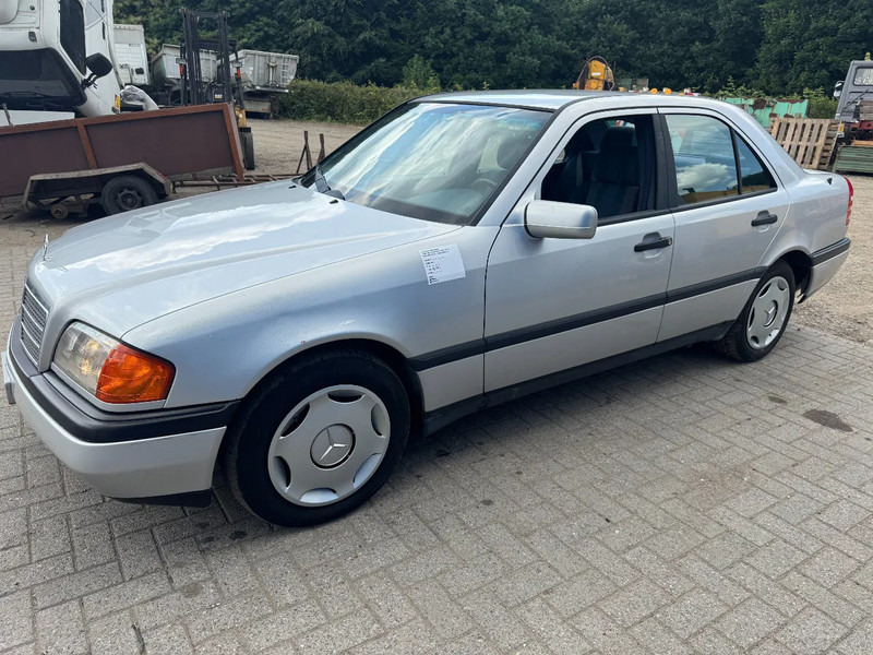 Mercedes-Benz C-Klasse **C250DIESEL+AIRCO** - Saloon car: picture 1 Mercedes-Benz C-Klasse **C250DIESEL+AIRCO** - Saloon car: picture 1