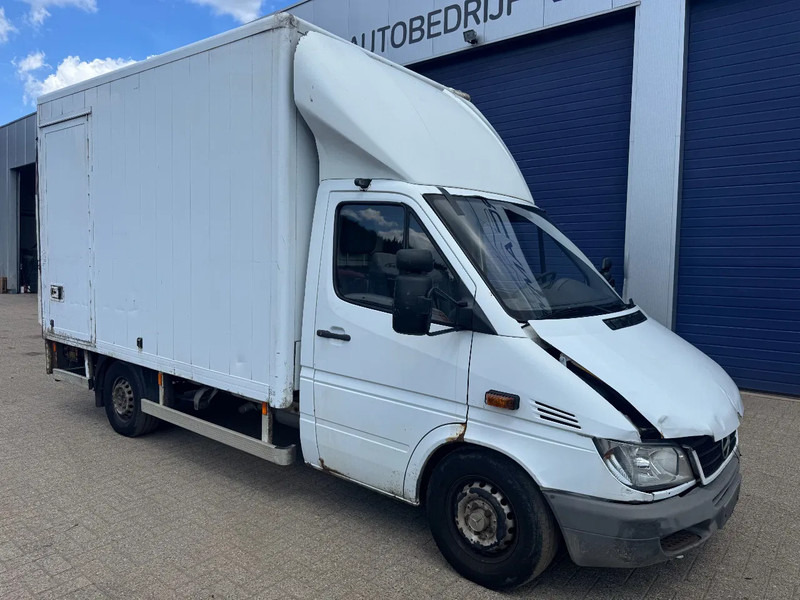 Mercedes-Benz Sprinter 313 **BOX+LIFT** - Closed box van: picture 3 Mercedes-Benz Sprinter 313 **BOX+LIFT** - Closed box van: picture 3