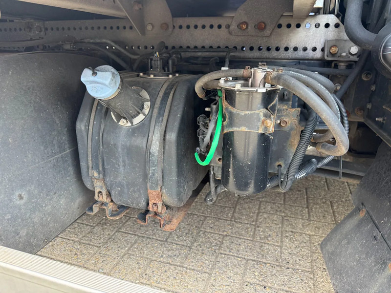 Renault D7.5 180 **EURO 6-AC** - Curtain side truck: picture 4 Renault D7.5 180 **EURO 6-AC** - Curtain side truck: picture 4