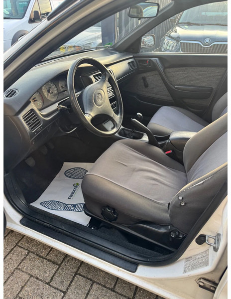 Saloon car Toyota Carina E **1600XLI-VERRY CLEAN**: picture 9