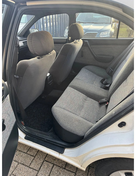 Saloon car Toyota Carina E **1600XLI-VERRY CLEAN**: picture 7