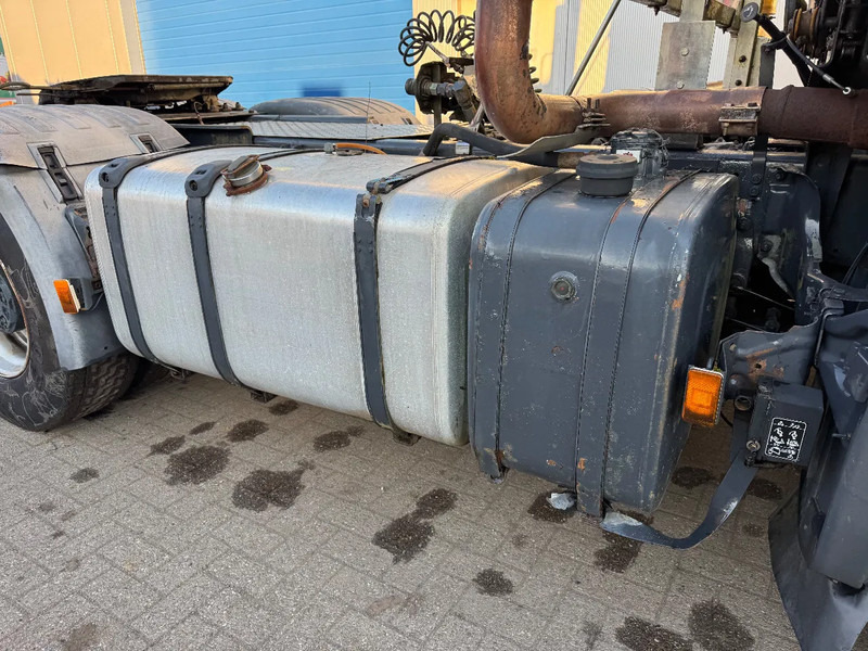 Scania R144-530 V8 **144G530-V8-FRENCH TRUCK** - Tractor unit: picture 4 Scania R144-530 V8 **144G530-V8-FRENCH TRUCK** - Tractor unit: picture 4