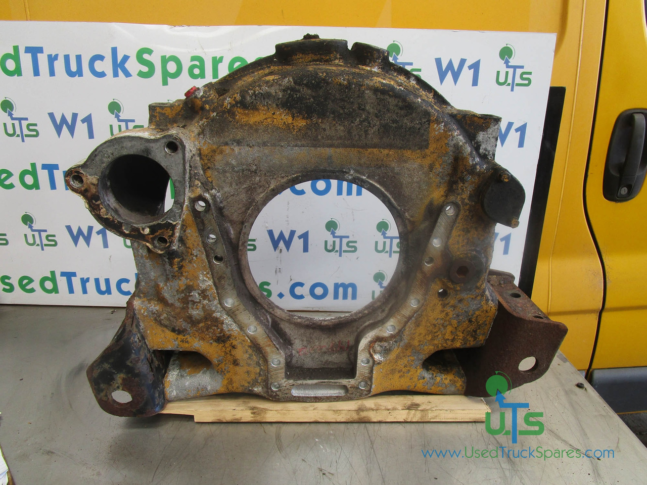 CAT C10 / C12 FLYWHEEL BELLHOUSING - Flywheel for Truck: picture 1 CAT C10 / C12 FLYWHEEL BELLHOUSING - Flywheel for Truck: picture 1