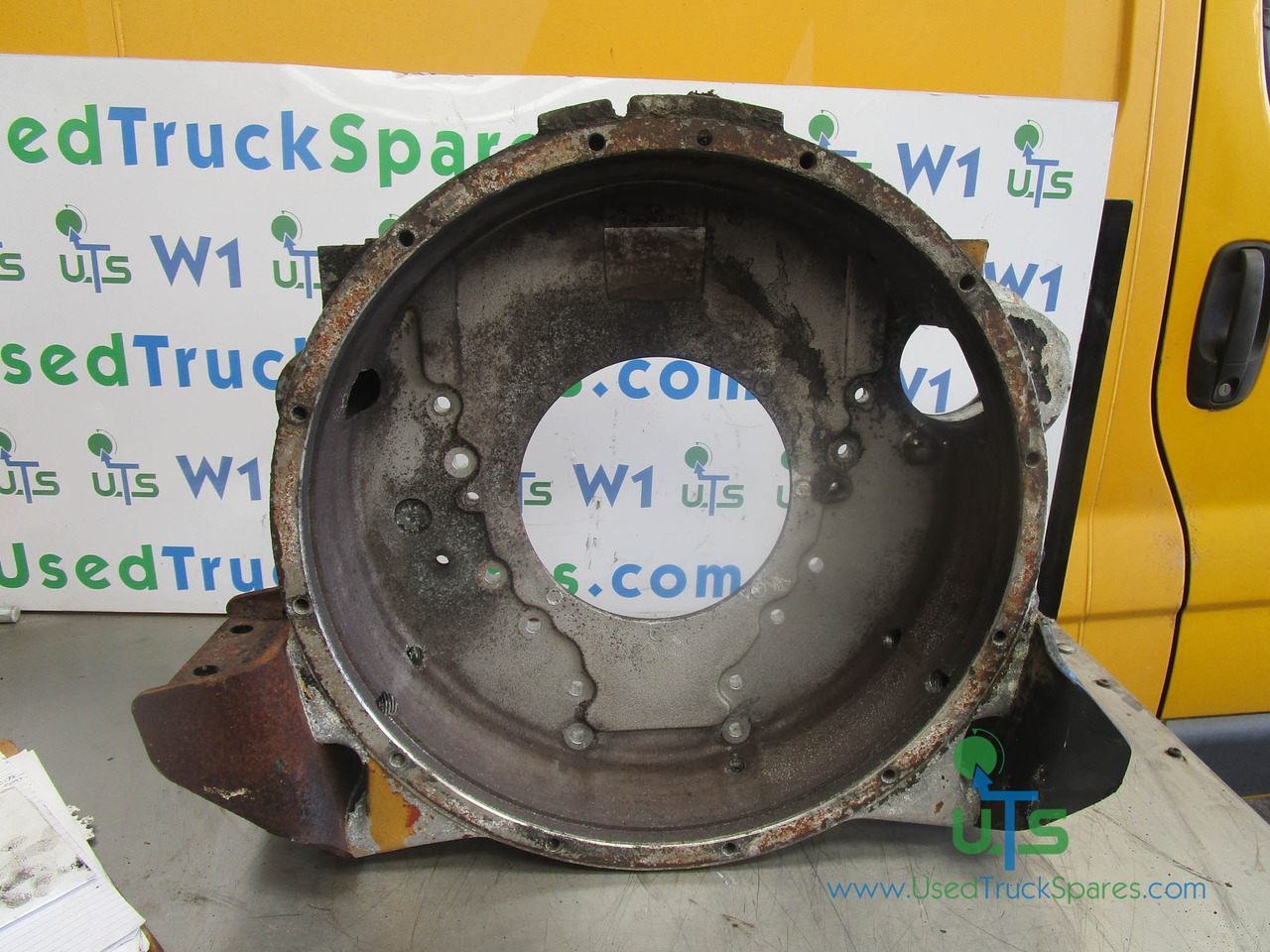 CAT C10 / C12 FLYWHEEL BELLHOUSING - Flywheel for Truck: picture 2 CAT C10 / C12 FLYWHEEL BELLHOUSING - Flywheel for Truck: picture 2
