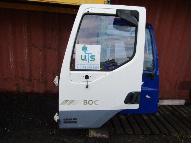 DAF LF 45/55 NEARSIDE (PASSENGER) COMPLETE DOOR - Cab and interior for Truck: picture 1 DAF LF 45/55 NEARSIDE (PASSENGER) COMPLETE DOOR - Cab and interior for Truck: picture 1