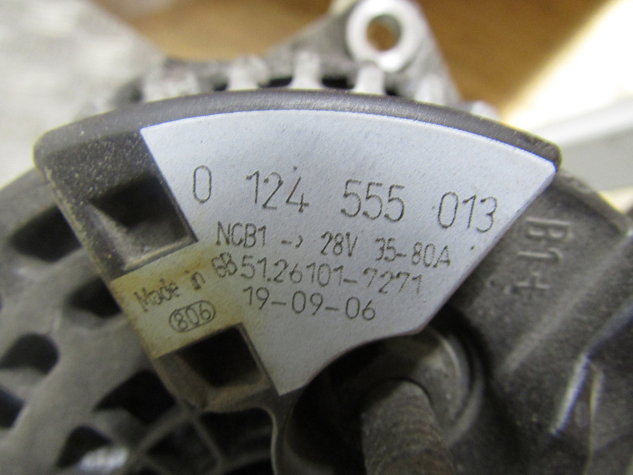 MAN TGL ALTERNATOR 0.124555013 - Electrical system for Truck: picture 2 MAN TGL ALTERNATOR 0.124555013 - Electrical system for Truck: picture 2