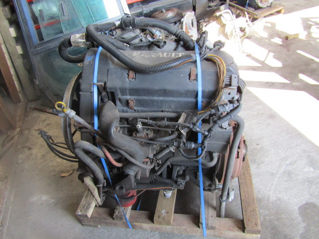 RENAULT MASCOTT 8140-43N ENGINE - Engine for Truck: picture 2 RENAULT MASCOTT 8140-43N ENGINE - Engine for Truck: picture 2