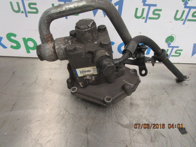 SCANIA 124 420 DC1203 POWER STEERING PUMP 2108038 - Engine and parts for Truck: picture 1 SCANIA 124 420 DC1203 POWER STEERING PUMP 2108038 - Engine and parts for Truck: picture 1
