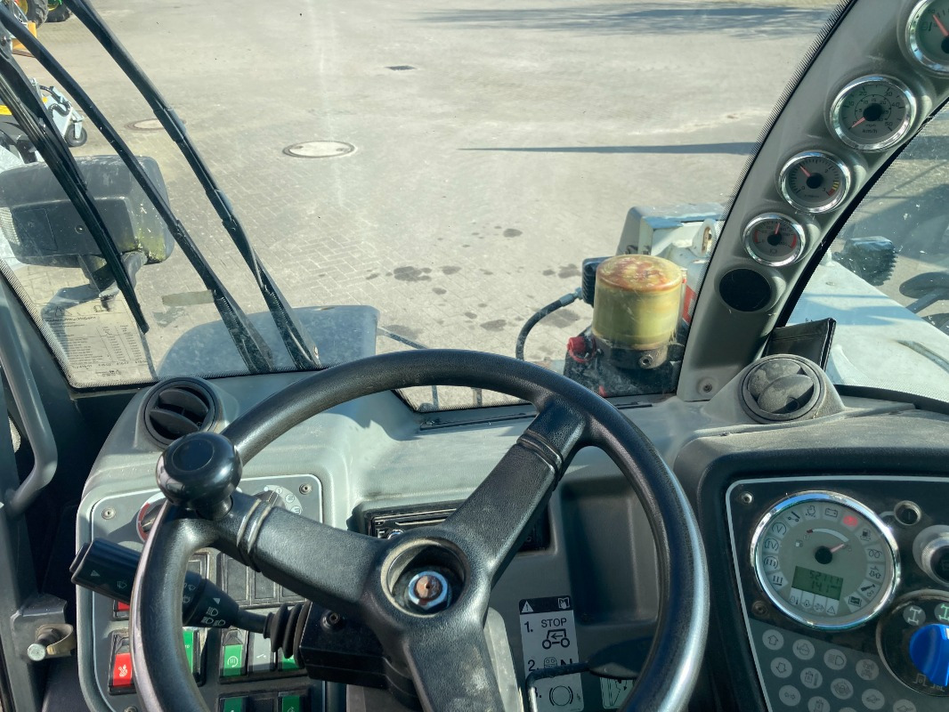 CLAAS SCORPION 7050 - Loader: picture 2 CLAAS SCORPION 7050 - Loader: picture 2