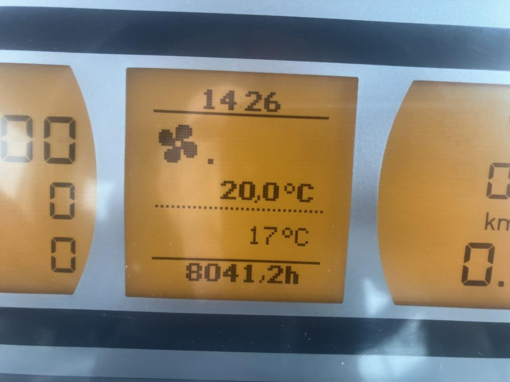 Farm tractor Fendt 828 Profi Plus: picture 9