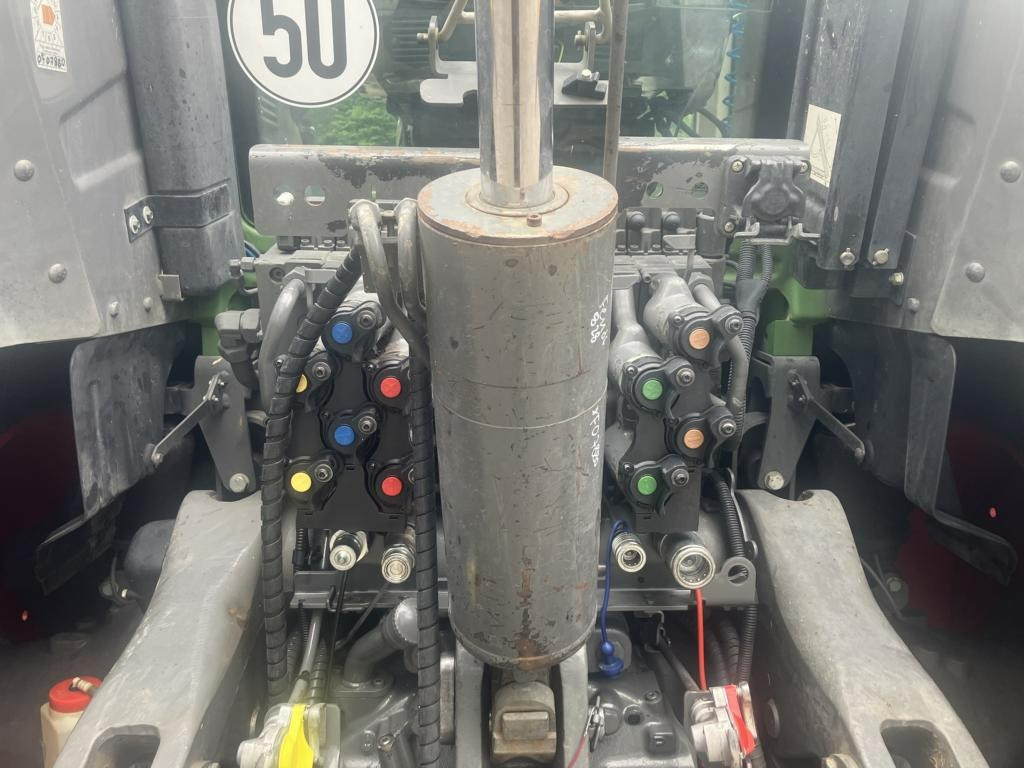 Farm tractor Fendt 828 Profi Plus: picture 17