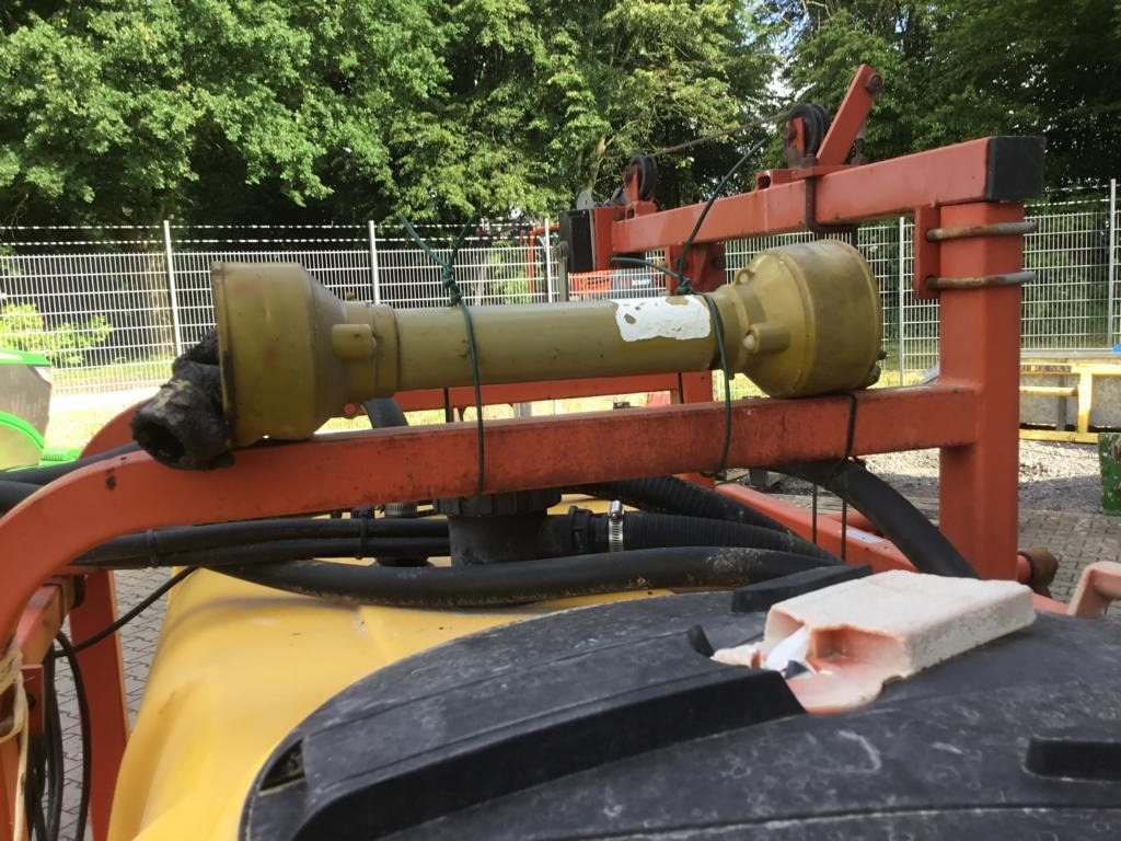 Gambetti PEG 1000/1212 - Tractor mounted sprayer: picture 2 Gambetti PEG 1000/1212 - Tractor mounted sprayer: picture 2