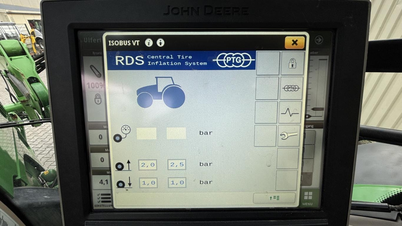 John Deere 6155R - Farm tractor: picture 2 John Deere 6155R - Farm tractor: picture 2