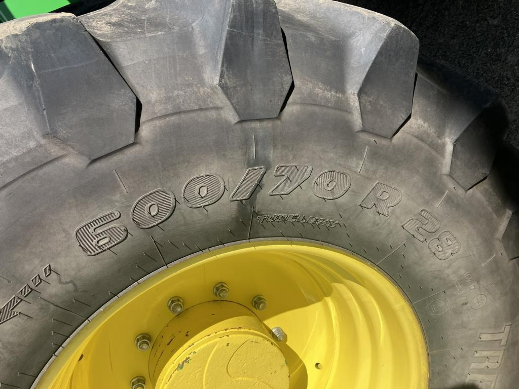 John Deere 6175R - Farm tractor: picture 4 John Deere 6175R - Farm tractor: picture 4