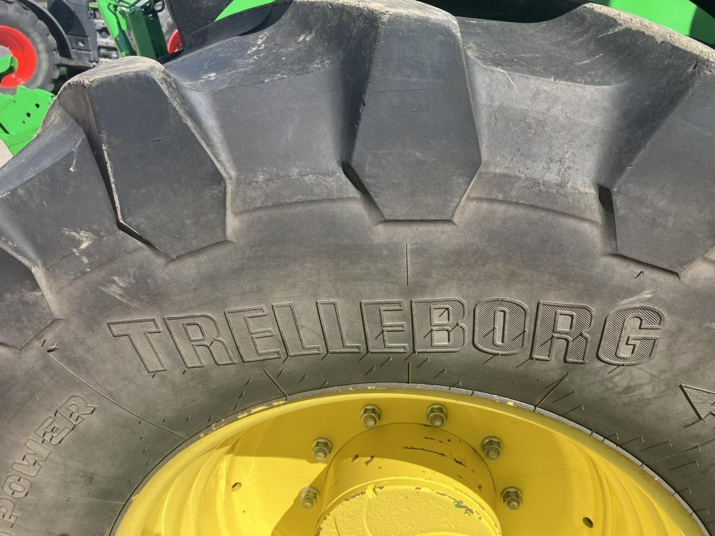 John Deere 6175R - Farm tractor: picture 3 John Deere 6175R - Farm tractor: picture 3