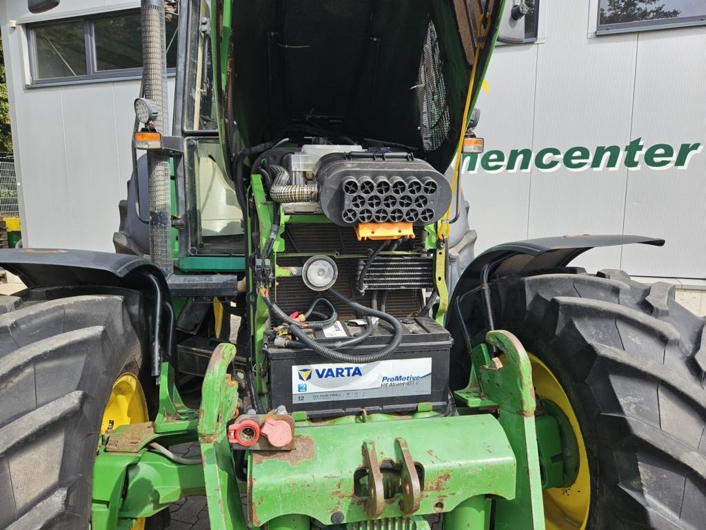 John Deere 6420S - Farm tractor: picture 3 John Deere 6420S - Farm tractor: picture 3