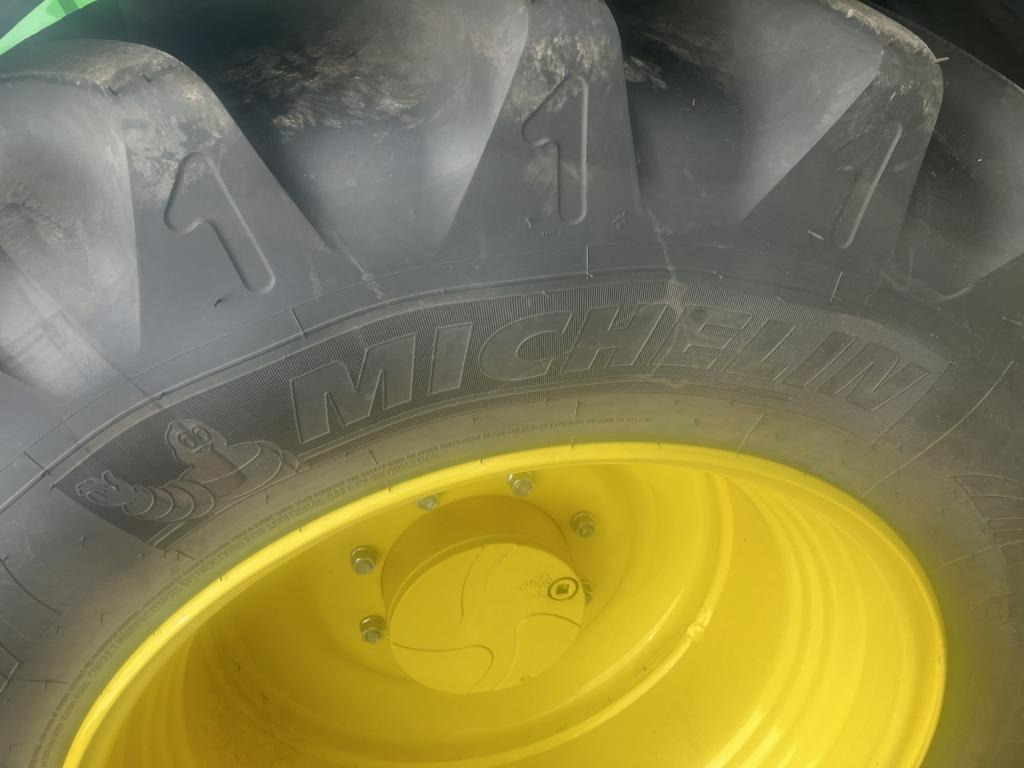 John Deere 6R150 - Farm tractor: picture 3 John Deere 6R150 - Farm tractor: picture 3