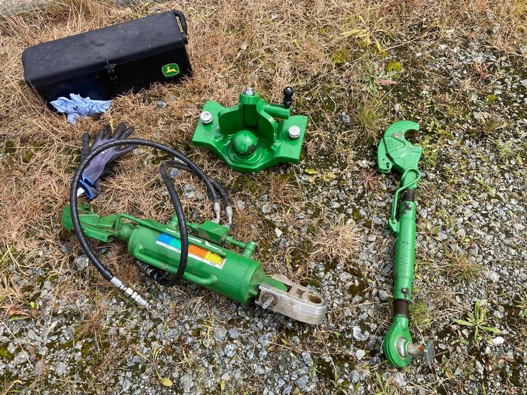 John Deere 6R185 - Farm tractor: picture 2 John Deere 6R185 - Farm tractor: picture 2