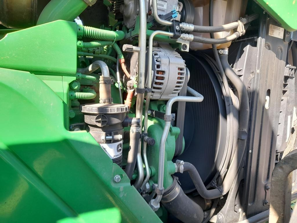 John Deere 6R185 - Farm tractor: picture 3 John Deere 6R185 - Farm tractor: picture 3