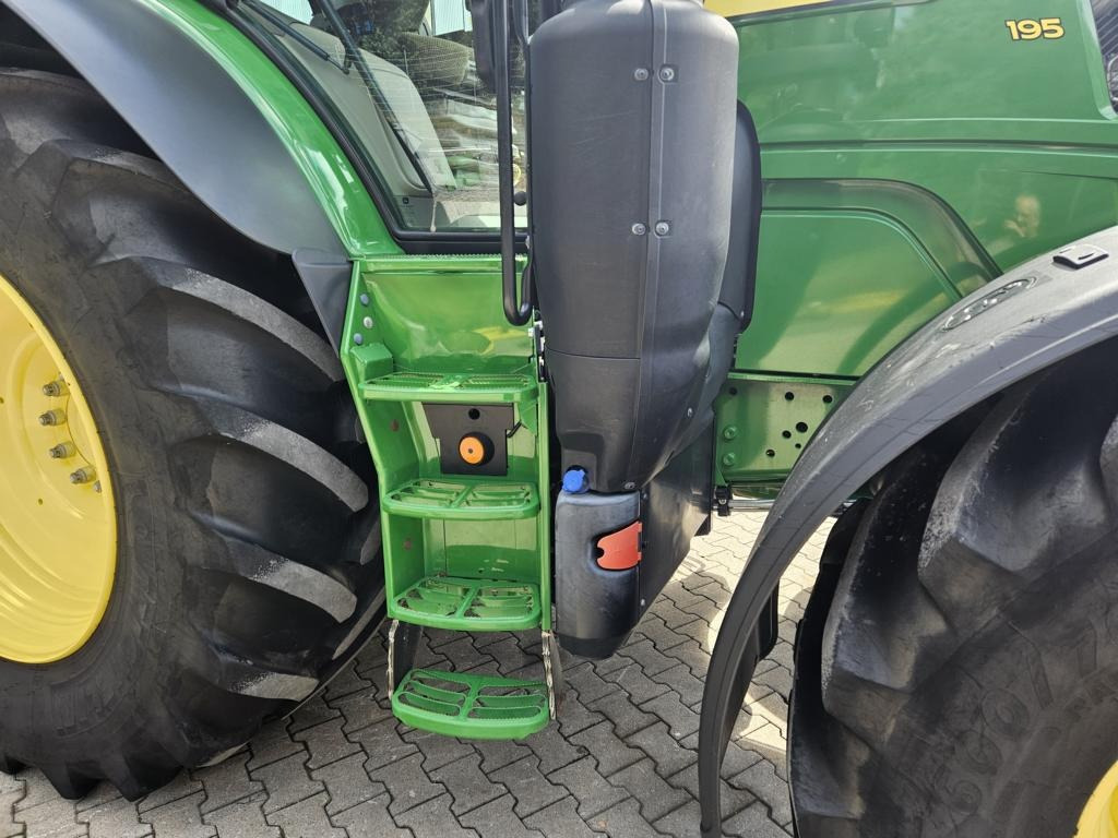 Farm tractor John Deere 6R195: picture 7
