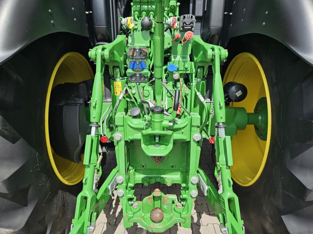 Farm tractor John Deere 6R195: picture 21