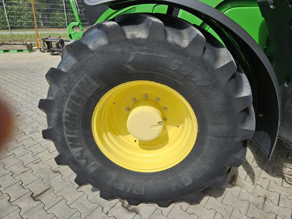 Farm tractor John Deere 6R195: picture 11