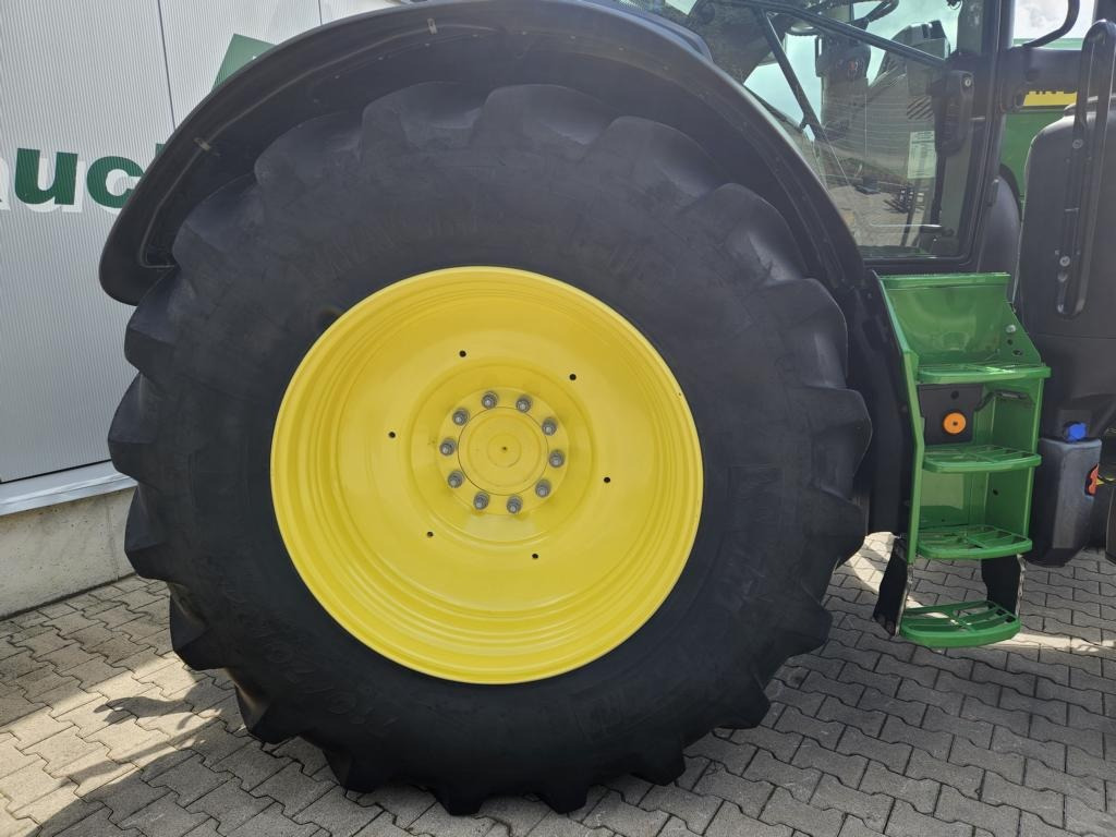 Farm tractor John Deere 6R195: picture 6