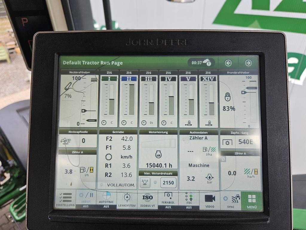 Farm tractor John Deere 7250R: picture 17