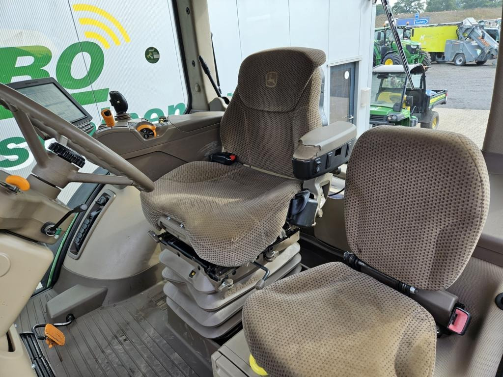 Farm tractor John Deere 7250R: picture 20