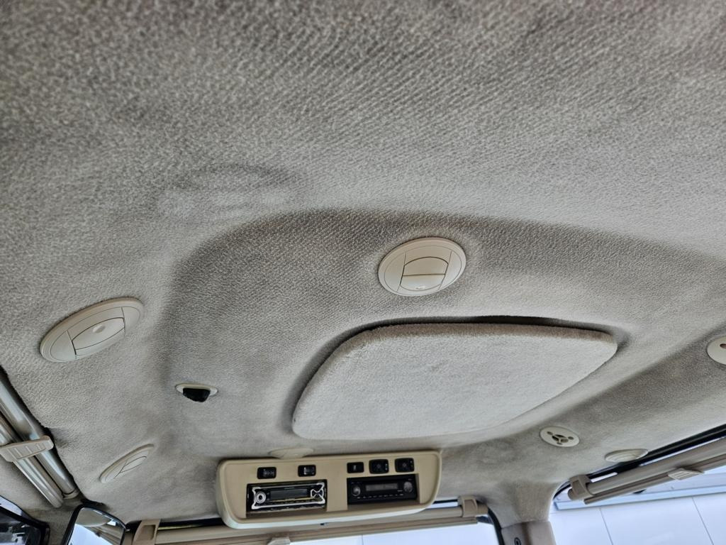 Farm tractor John Deere 7250R: picture 14