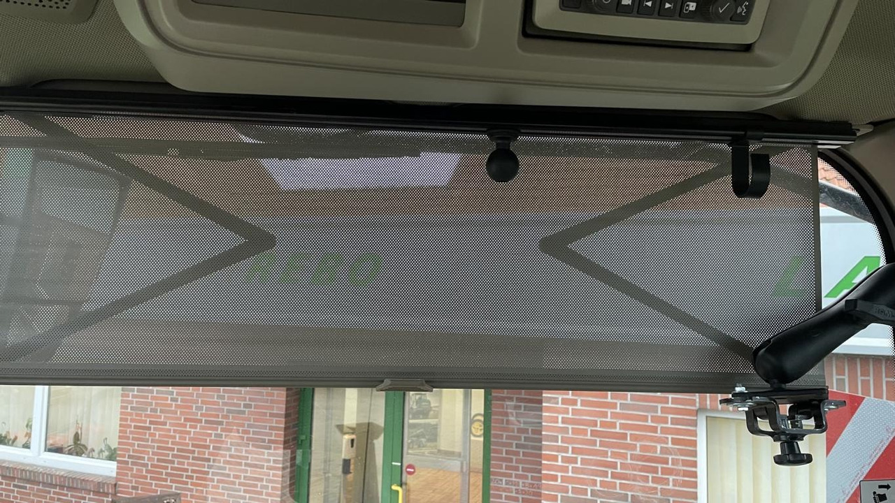 John Deere TRAKTOR 7R330 - Farm tractor: picture 3 John Deere TRAKTOR 7R330 - Farm tractor: picture 3