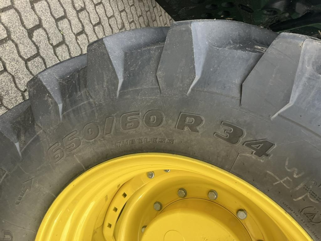 John Deere TRAKTOR 8R340 - Farm tractor: picture 5 John Deere TRAKTOR 8R340 - Farm tractor: picture 5