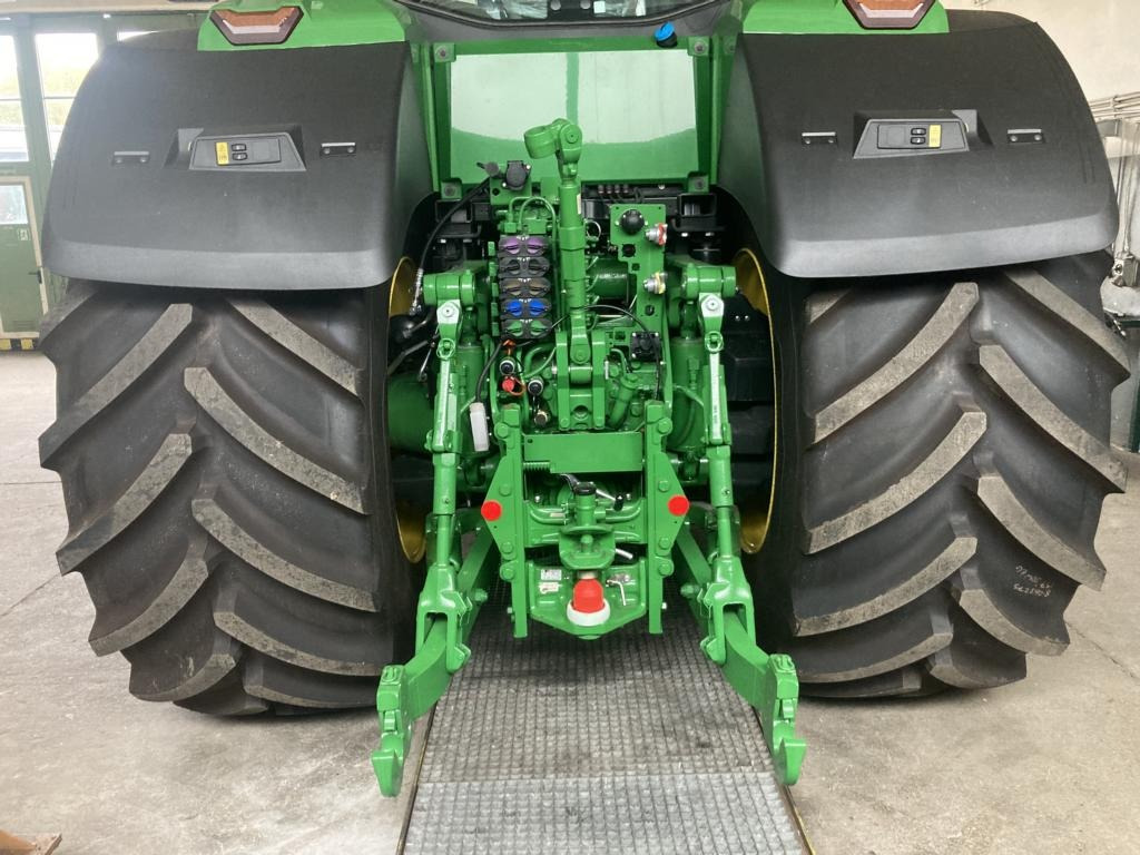 New Farm tractor John Deere TRAKTOR 8R370: picture 15 New Farm tractor John Deere TRAKTOR 8R370: picture 15