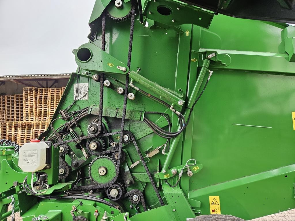 John Deere V461M - PAKET FÜR RUNDBALLENPR - Bale wrapper: picture 5 John Deere V461M - PAKET FÜR RUNDBALLENPR - Bale wrapper: picture 5