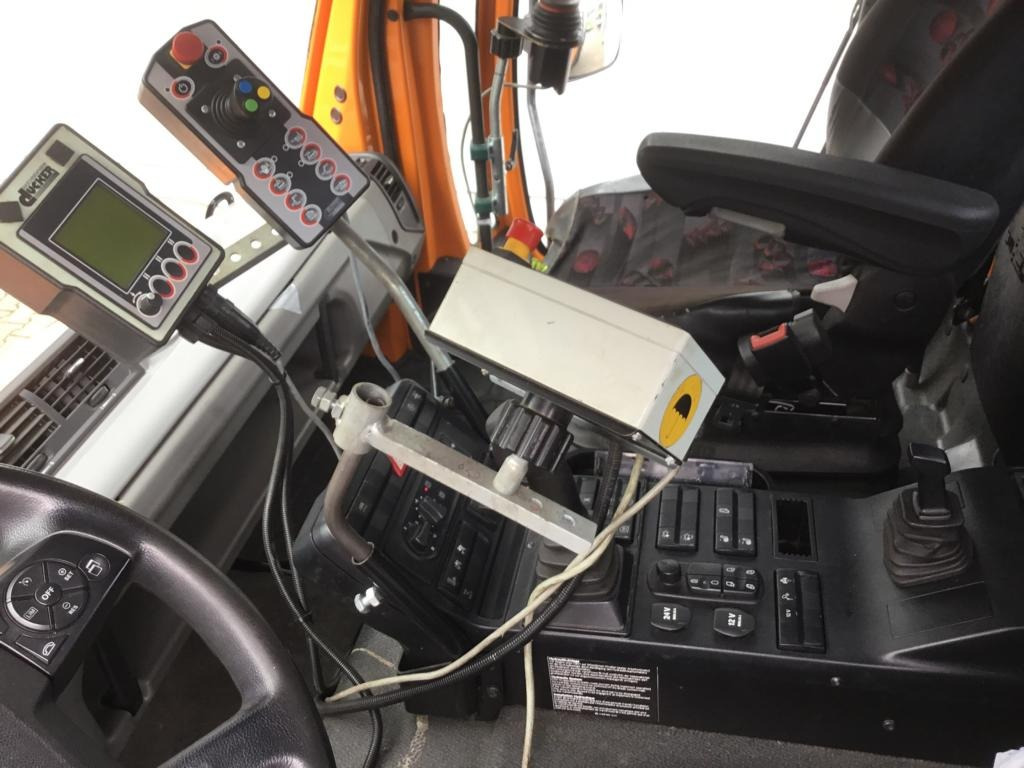 Municipal/ Special vehicle Mercedes-Benz UNIMOG U 527: picture 37