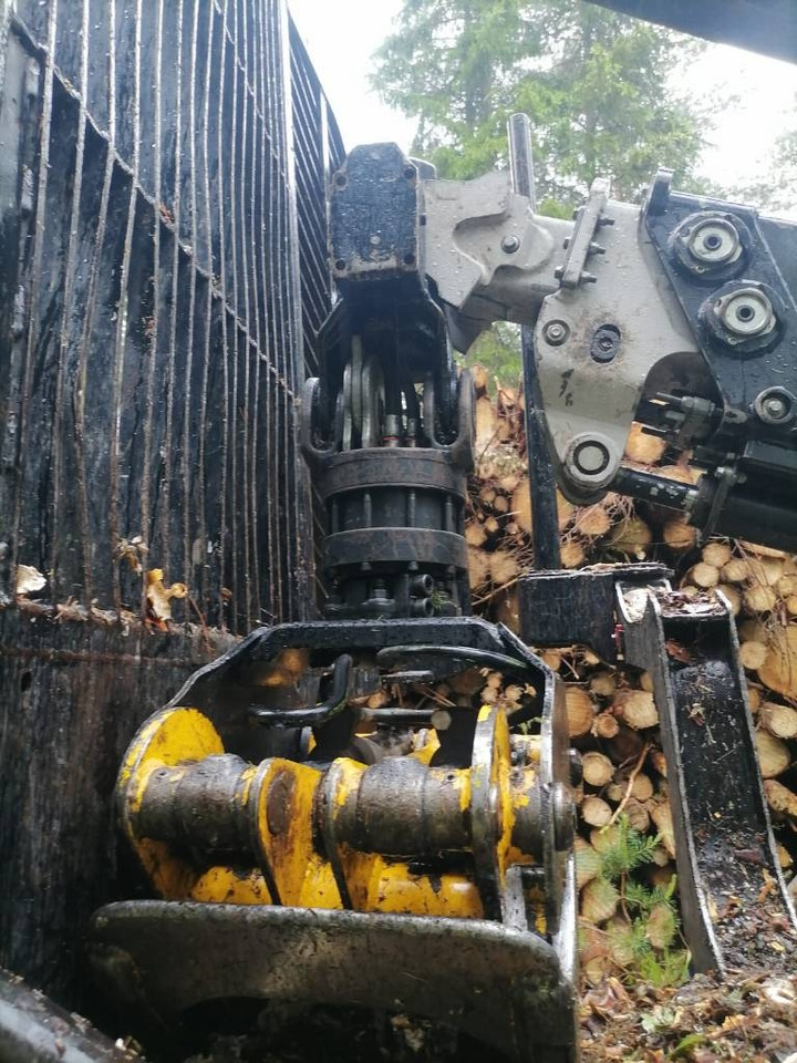 Komatsu 845 - Forwarder: picture 3 Komatsu 845 - Forwarder: picture 3