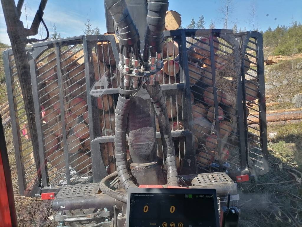 Komatsu 845 - Forwarder: picture 3 Komatsu 845 - Forwarder: picture 3