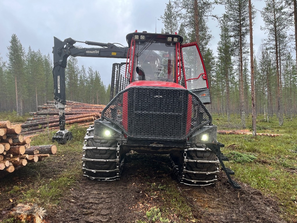 Komatsu 875 - Forwarder: picture 1 Komatsu 875 - Forwarder: picture 1