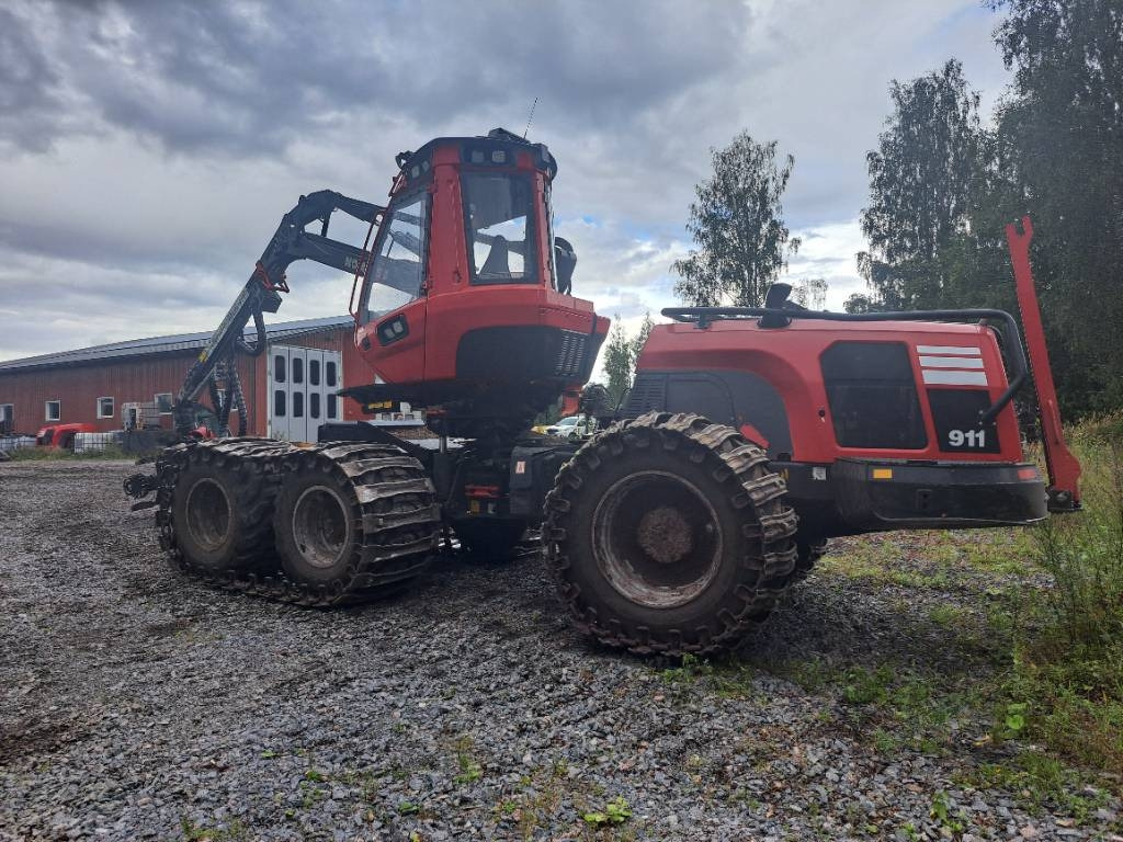 Komatsu 911 - Forestry harvester: picture 1 Komatsu 911 - Forestry harvester: picture 1