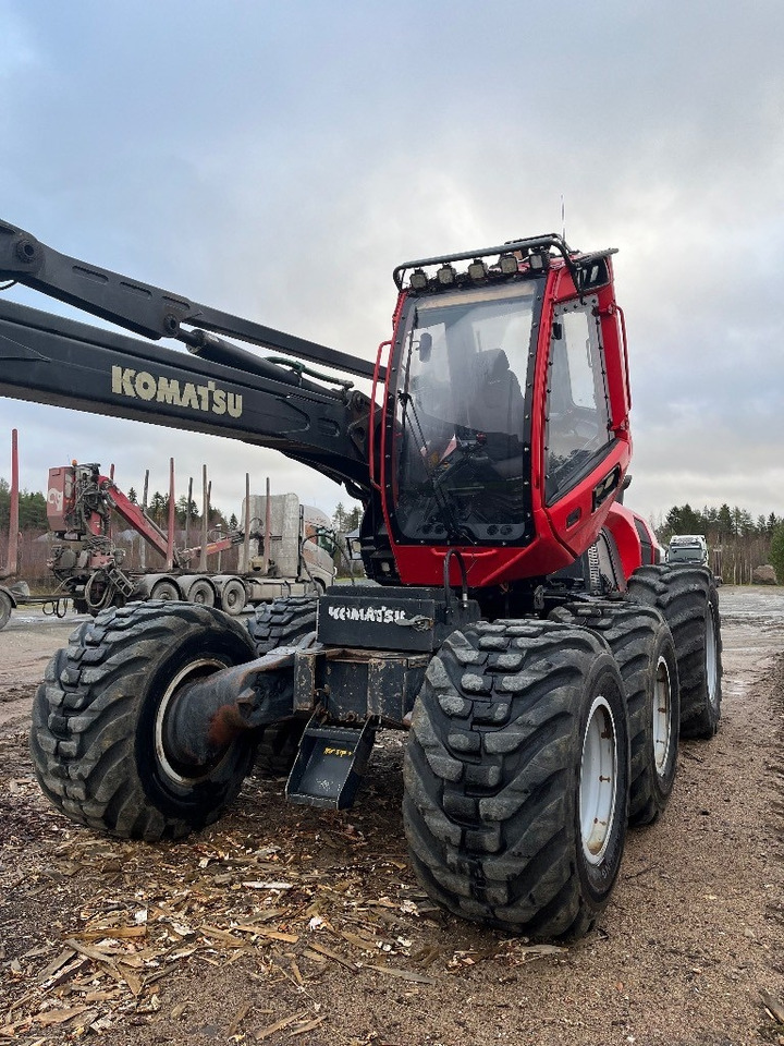 Komatsu 911 - Forestry harvester: picture 1 Komatsu 911 - Forestry harvester: picture 1