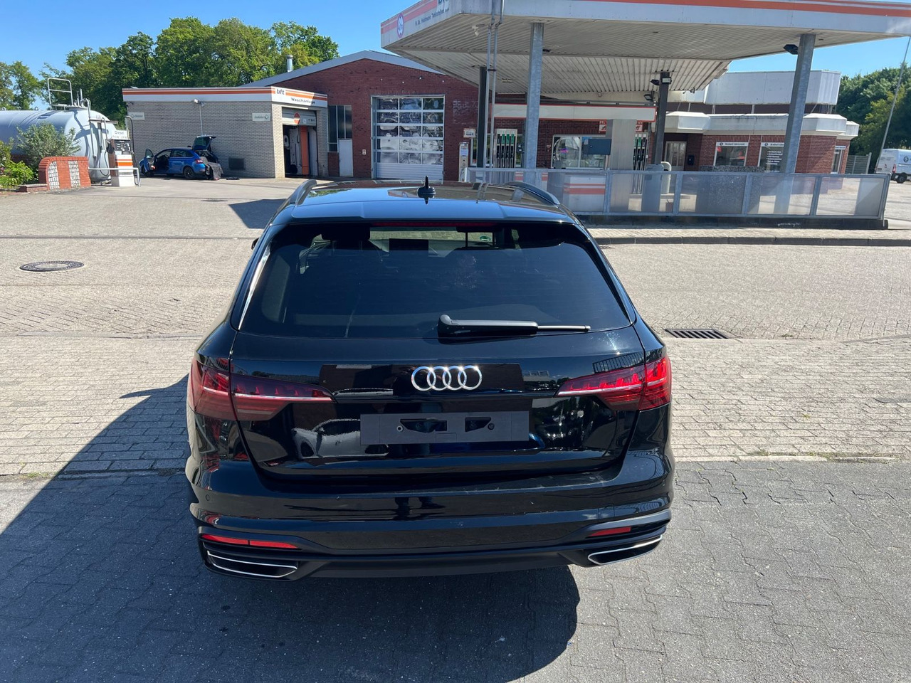 Audi A4 Avant 35 TFSI advanced Hybrid /Benzin AUTOMAT - Car: picture 4 Audi A4 Avant 35 TFSI advanced Hybrid /Benzin AUTOMAT - Car: picture 4