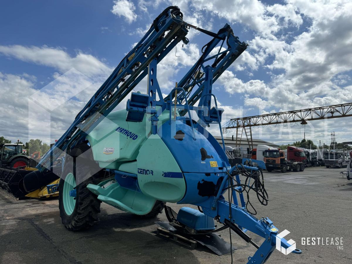 BERTHOUD TENOR 43-46 - Trailed sprayer: picture 4 BERTHOUD TENOR 43-46 - Trailed sprayer: picture 4