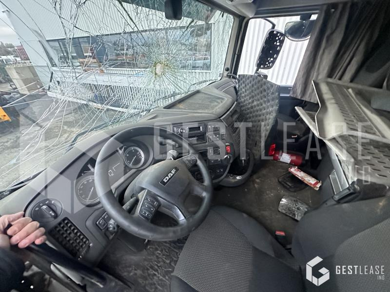 Interior photo 1: Tractor unit DAF XF 510 FT