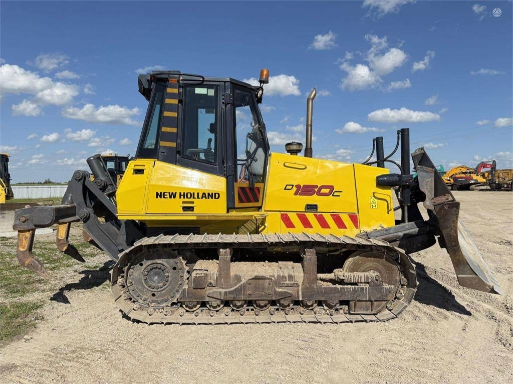 New Holland D150C Ripper - Bulldozer: picture 5 New Holland D150C Ripper - Bulldozer: picture 5