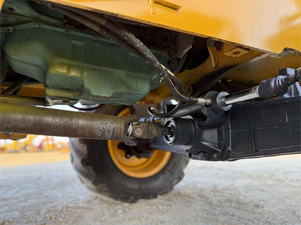 Backhoe loader Volvo BL 71: picture 19