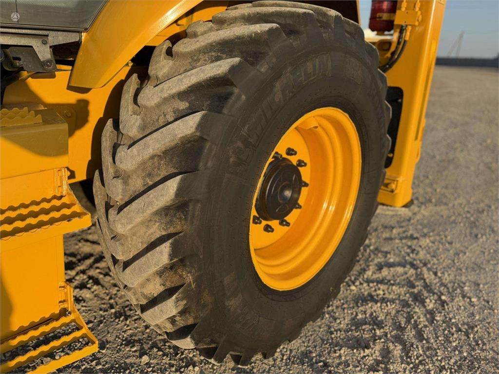 Backhoe loader Volvo BL 71: picture 23