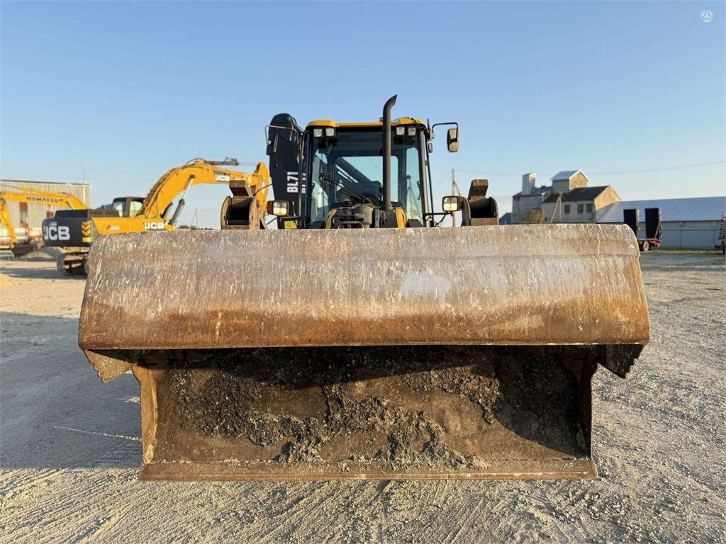 Backhoe loader Volvo BL 71: picture 16