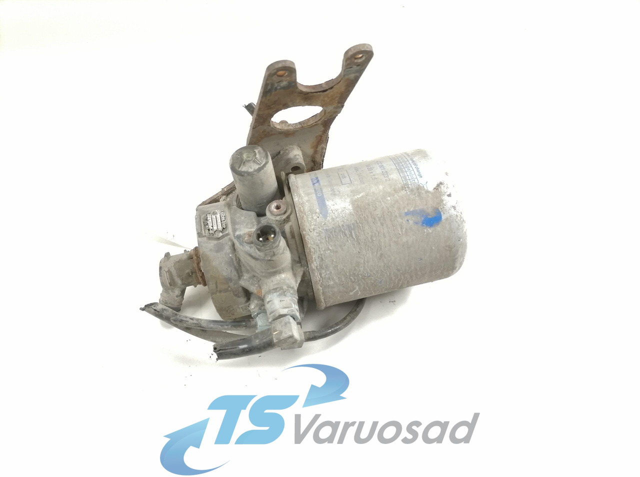 MAN Air dryer K017711 - Brake valve for Truck: picture 1 MAN Air dryer K017711 - Brake valve for Truck: picture 1