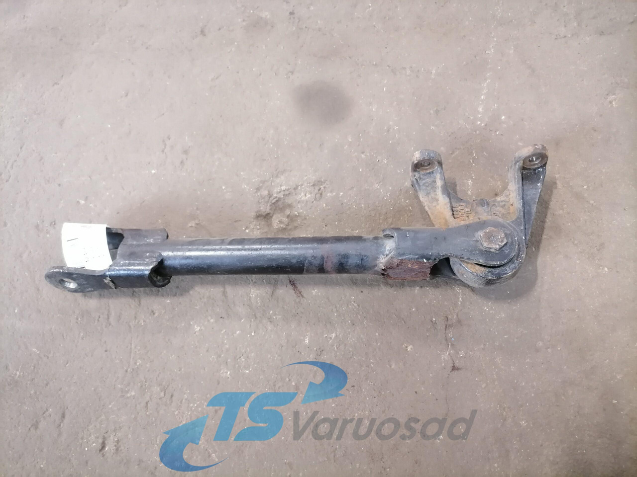 MAN Anti roll bar bracket 81437185111 - Anti-roll bar for Truck: picture 2 MAN Anti roll bar bracket 81437185111 - Anti-roll bar for Truck: picture 2